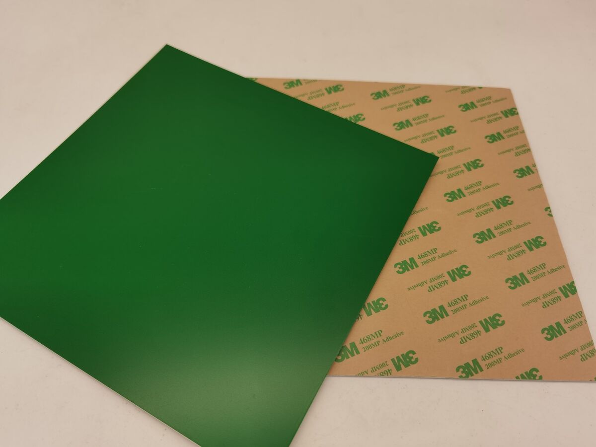 Plastique de gravure à dos adhésif : ce que les acheteurs doivent vérifier avant de commander